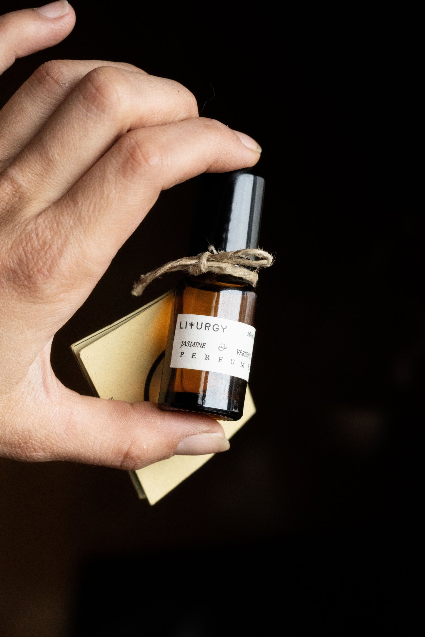 Roll On & Oil-Based Natural Perfumes